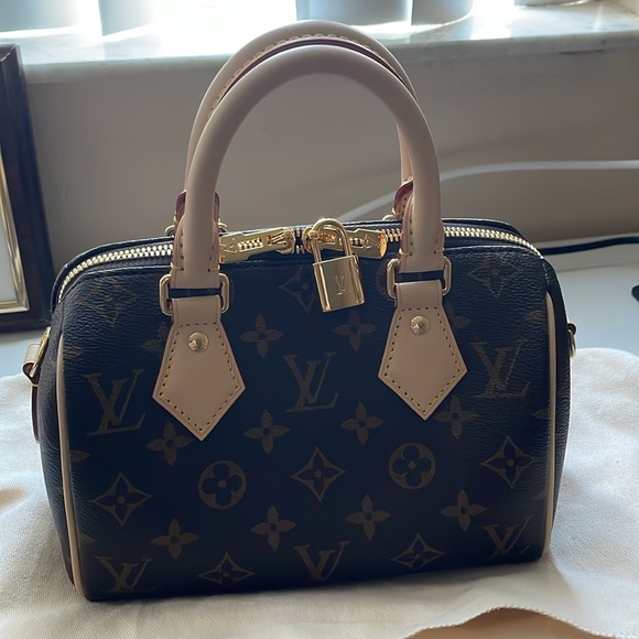 Authentic NEW Louis Vuitton Speedy B 20 Monogram π - Picture 4 of 13